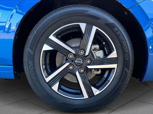 Used 2025 Nissan Sentra SV image 10