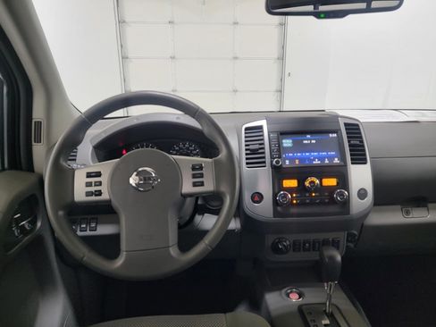 Used 2020 Nissan Frontier SV AWD/4WD image 12