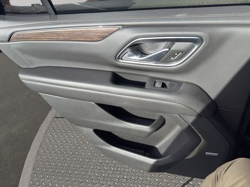 Used 2021 Chevrolet Tahoe High Country w/ Premium Package image 19