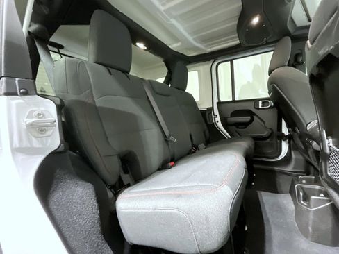 Used 2025 Jeep Wrangler Unlimited Rubicon image 20