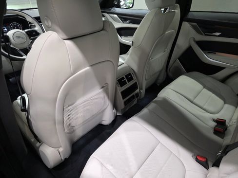 New 2026 Jaguar F-PACE R-Dynamic S image 11