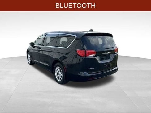 Used 2023 Chrysler Voyager LX FWD image 5