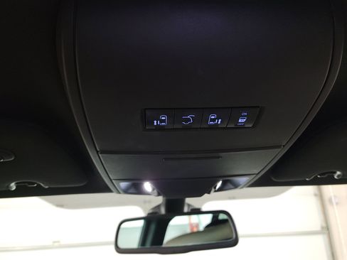 Used 2018 Dodge Grand Caravan GT image 17