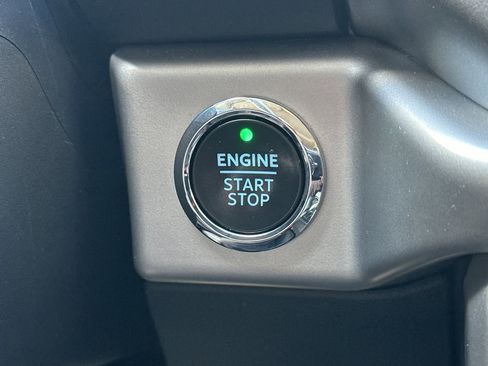 Used 2022 Ford Expedition XLT image 36