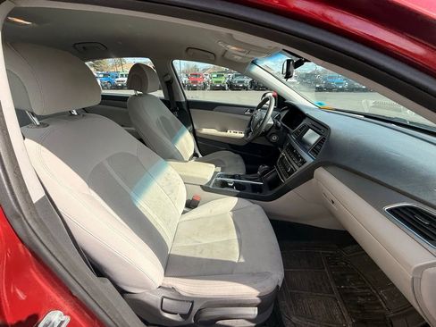 Used 2016 Hyundai Sonata SE image 18