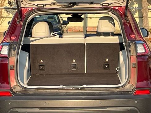 Used 2021 Jeep Cherokee Latitude Plus image 7