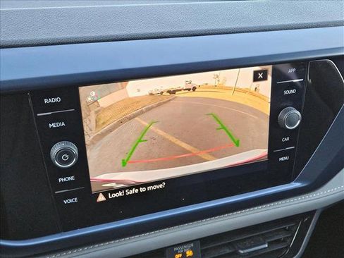 Used 2024 Volkswagen Taos SE image 13