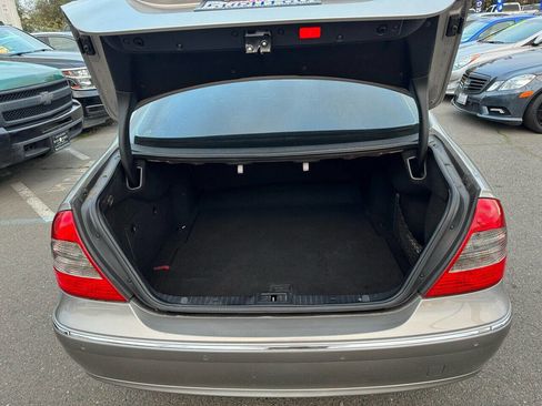 Used 2007 Mercedes-Benz E 350 Sedan image 19