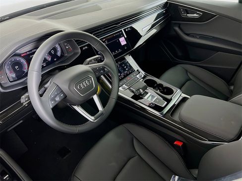 New 2025 Audi Q8 Premium image 9
