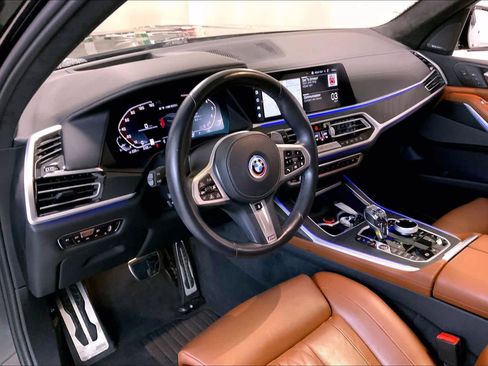 Used 2022 BMW X7 M50i image 17