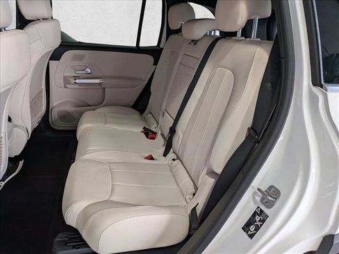 Certified 2025 Mercedes-Benz GLB 250 4MATIC image 19