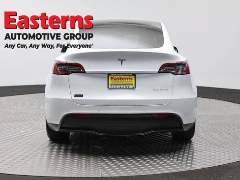 Used 2022 Tesla Model Y Long Range AWD/4WD image 6