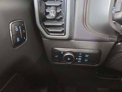 Used 2023 Ford Bronco Sport Outer Banks w/ Tech Package AWD/4WD image 31