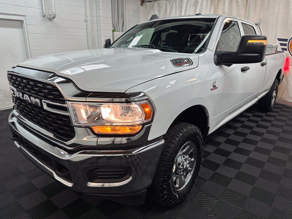 Used 2024 RAM 3500 Tradesman w/ Towing Technology Group AWD/4WD image 4