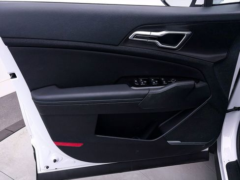 Used 2025 Kia Sportage EX w/ Premium Package image 17