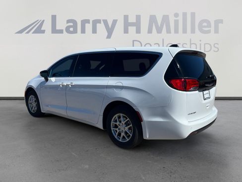New 2026 Chrysler Voyager LX image 3