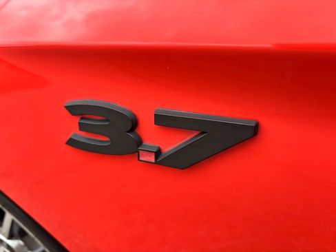 Used 2016 Ford Mustang Convertible RWD image 18