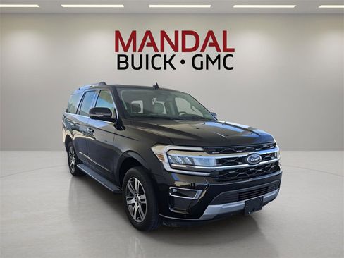 Used 2024 Ford Expedition Limited image 4