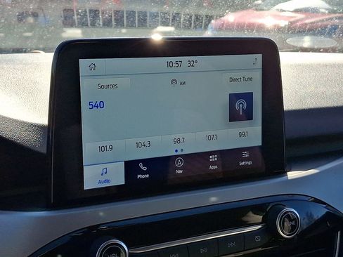 Used 2020 Ford Escape SE image 19