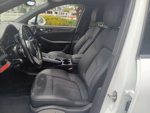 Used 2017 Porsche Macan AWD/4WD image 11