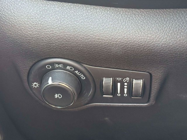 Used 2023 Jeep Compass Limited AWD/4WD image 22
