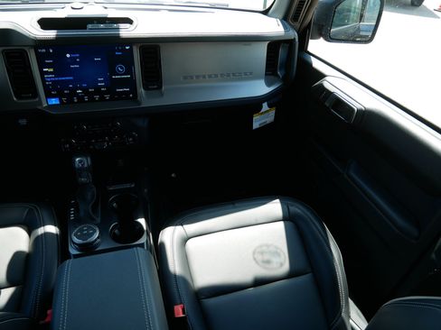 Used 2026 Ford Bronco Outer Banks AWD/4WD image 11
