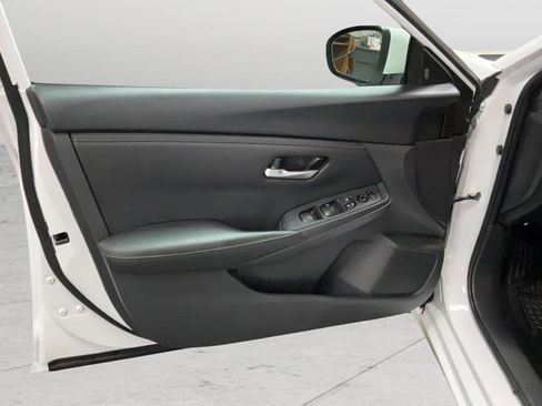 Used 2024 Nissan Sentra SV FWD image 11