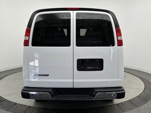Used 2024 Chevrolet Express 3500 LT w/ LT Preferred Equipment Group image 6