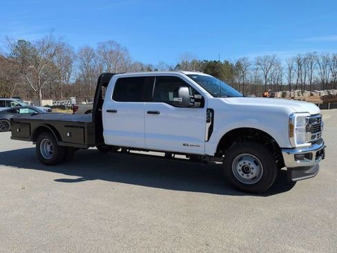 New 2026 Ford F350 XL w/ XL Chrome Package image 2