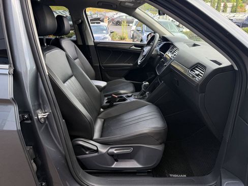Used 2022 Volkswagen Tiguan SE AWD/4WD image 22