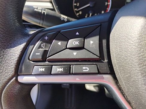 Used 2024 Nissan Altima 2.5 SV FWD image 19