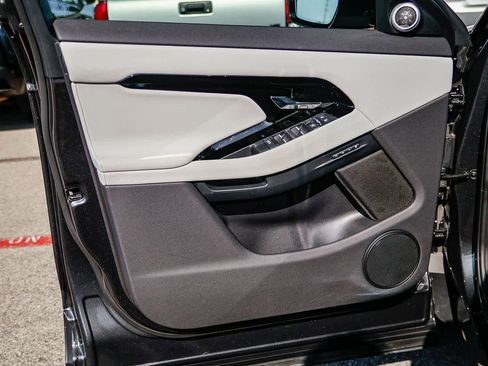 Used 2025 Land Rover Range Rover Evoque S image 21