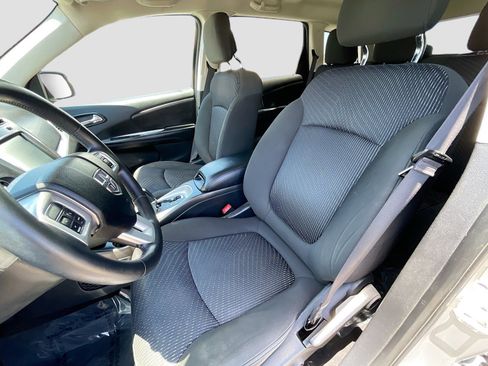 Used 2019 Dodge Journey SE w/ Premium Group FWD image 12