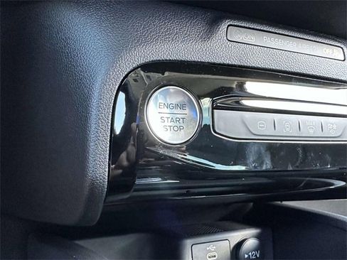 New 2025 Ford Escape SE image 23