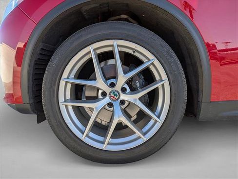 Used 2018 Alfa Romeo Stelvio Ti Sport image 15