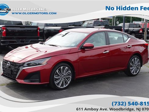 Used 2024 Nissan Altima 2.5 SL AWD/4WD image 1