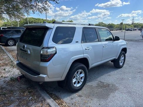 Used 2023 Toyota 4Runner SR5 AWD/4WD image 3