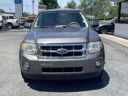Used 2011 Ford Escape XLT FWD image 2