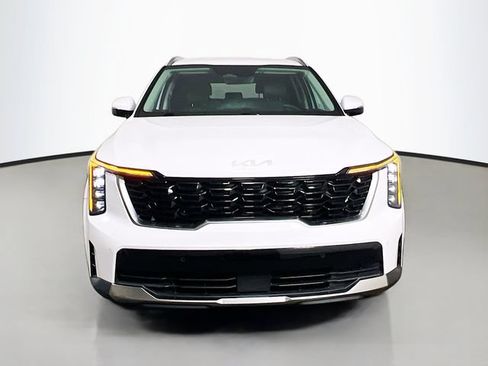 Used 2025 Kia Sorento S FWD image 2