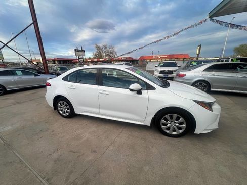 Used 2022 Toyota Corolla LE FWD image 20