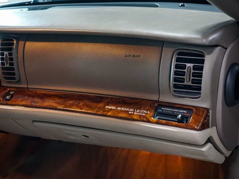 Used 2003 Buick Park Avenue Ultra FWD image 33