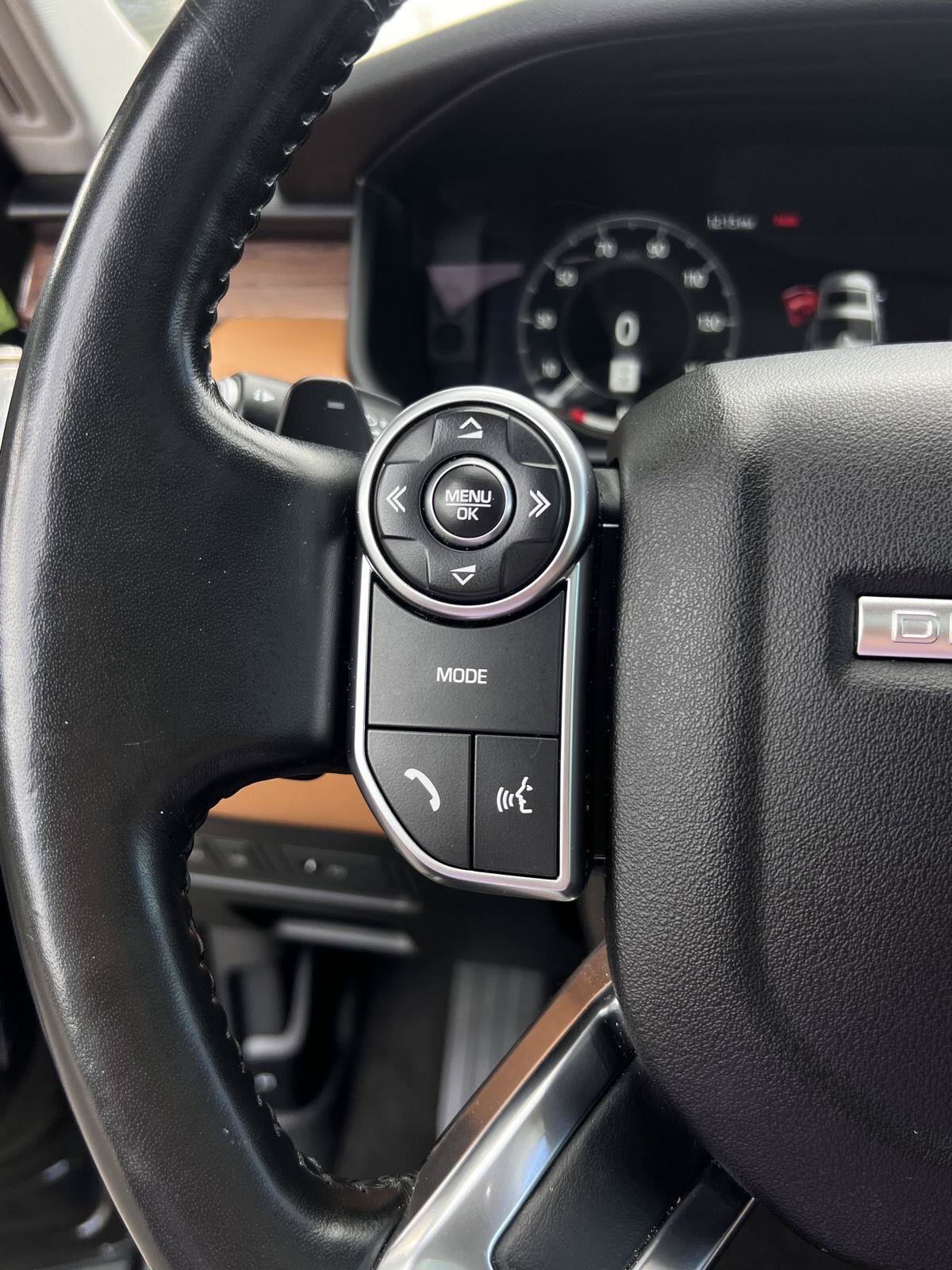 Used 2018 Land Rover Discovery HSE Luxury AWD/4WD image 26