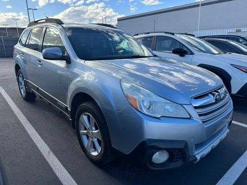 Used 2013 Subaru Outback 2.5i Limited w/ Moonroof Pkg AWD/4WD image 2