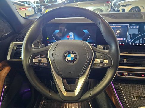 Used 2025 BMW X5 xDrive40i w/ Parking Assistance Package AWD/4WD image 11