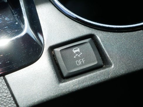 Used 2017 Chevrolet Equinox LT w/ Convenience Package image 32