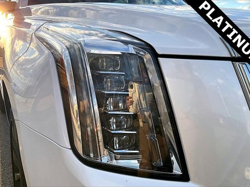 Used 2019 Cadillac Escalade Platinum image 32