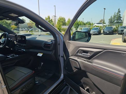 Used 2025 Chevrolet Silverado EV RST AWD/4WD image 12