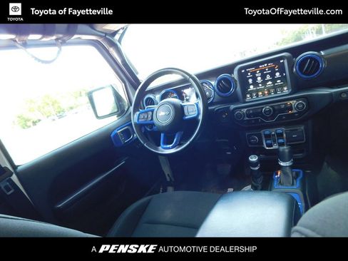 Used 2020 Jeep Gladiator Sport AWD/4WD image 6