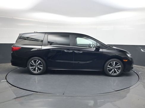 Used 2023 Honda Odyssey Touring image 3