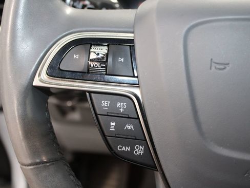 Used 2019 Lincoln Nautilus Reserve FWD image 23